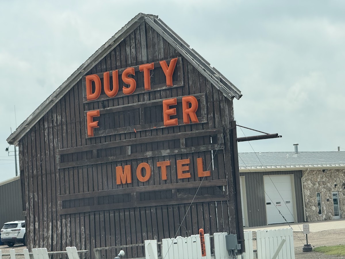 Dusty Farmer Motel